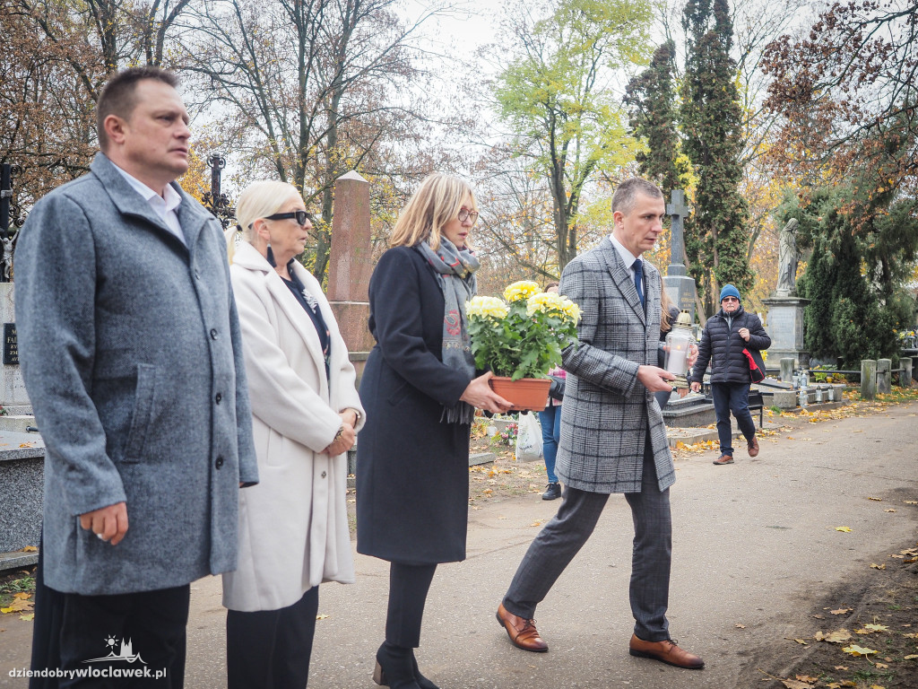 Władze miasta na grobach zasłużonych włocławian