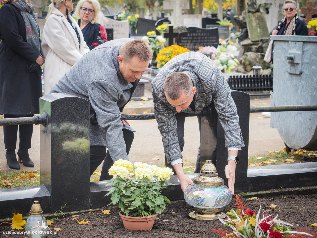 Władze miasta na grobach zasłużonych włocławian