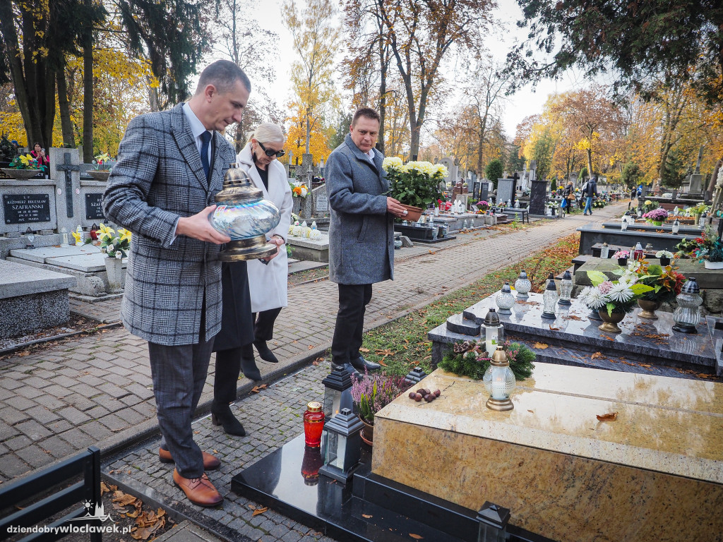 Władze miasta na grobach zasłużonych włocławian