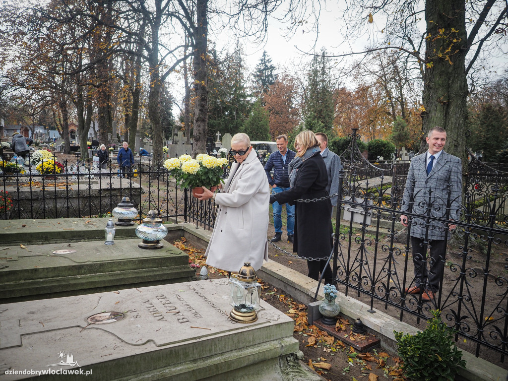 Władze miasta na grobach zasłużonych włocławian