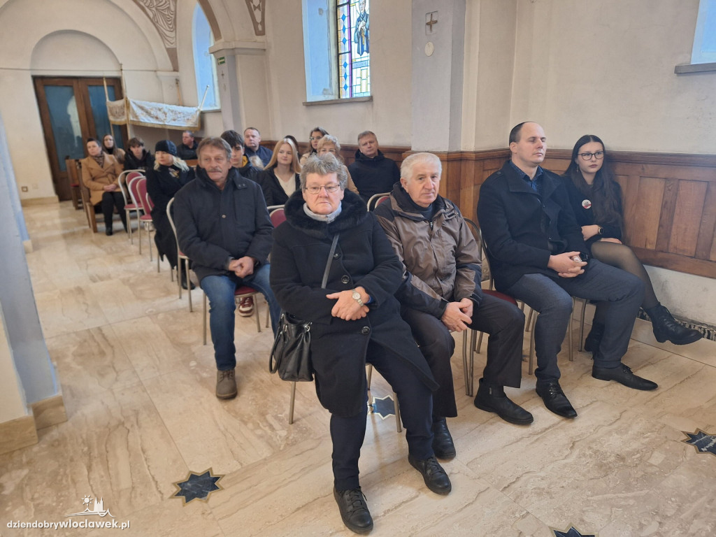 Obchody 11 Listopada w Kruszynie