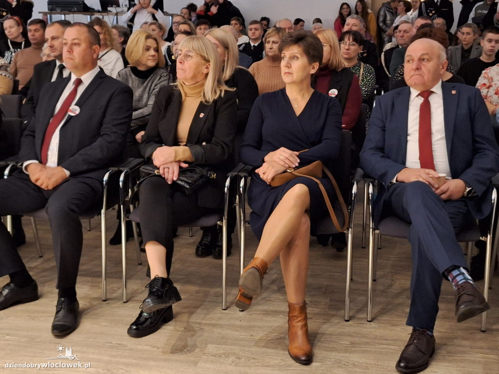 Obchody 11 Listopada w Smólniku