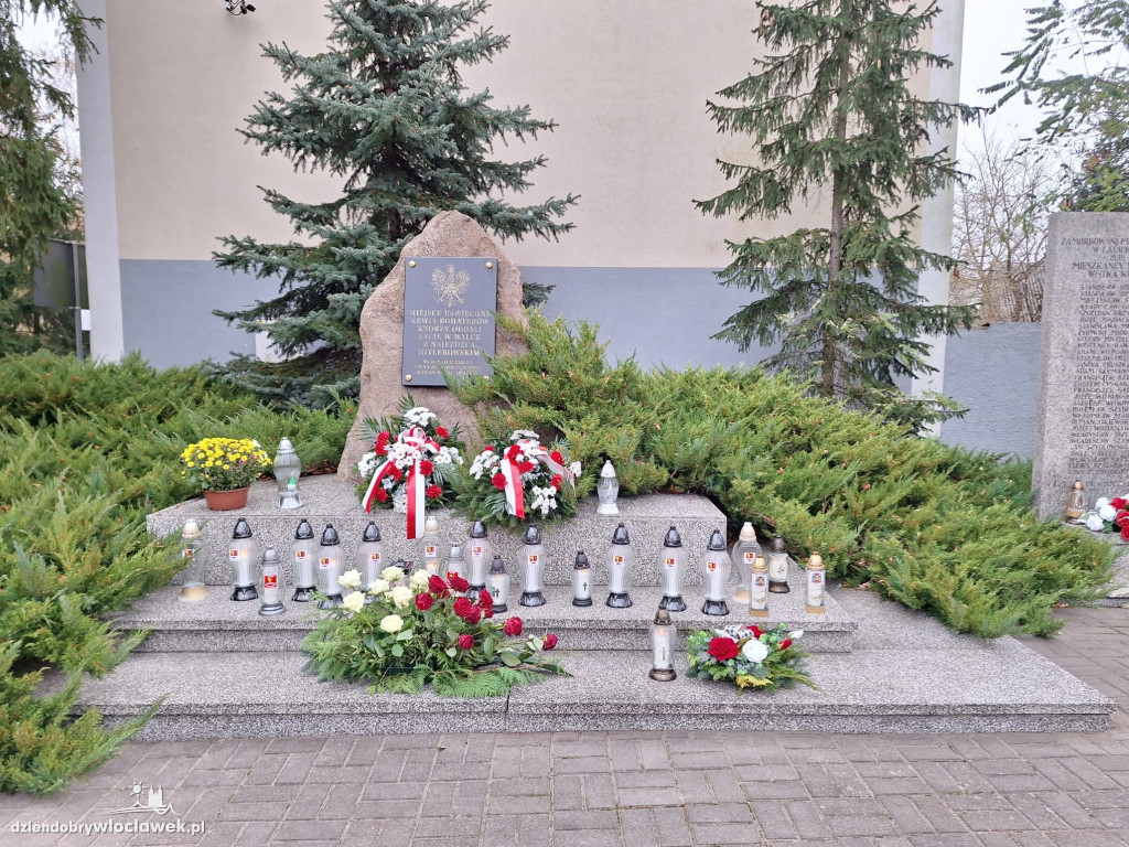 Obchody 11 Listopada w Smólniku