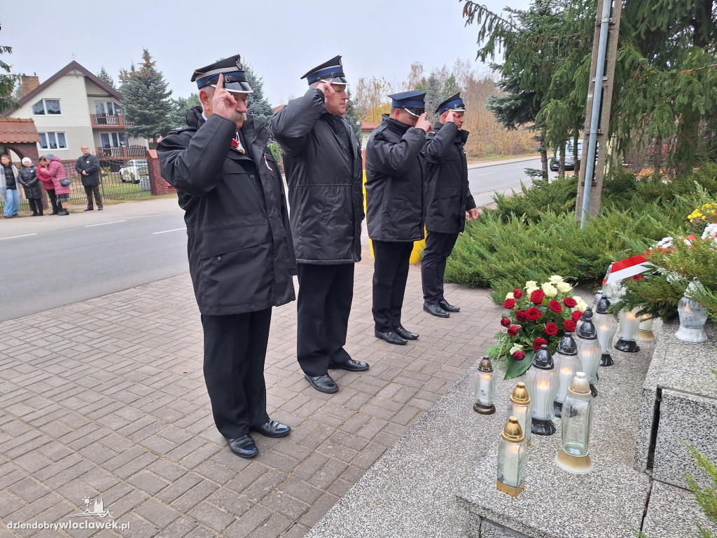 Obchody 11 Listopada w Smólniku