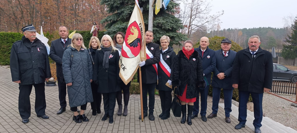 Obchody 11 Listopada w Smólniku