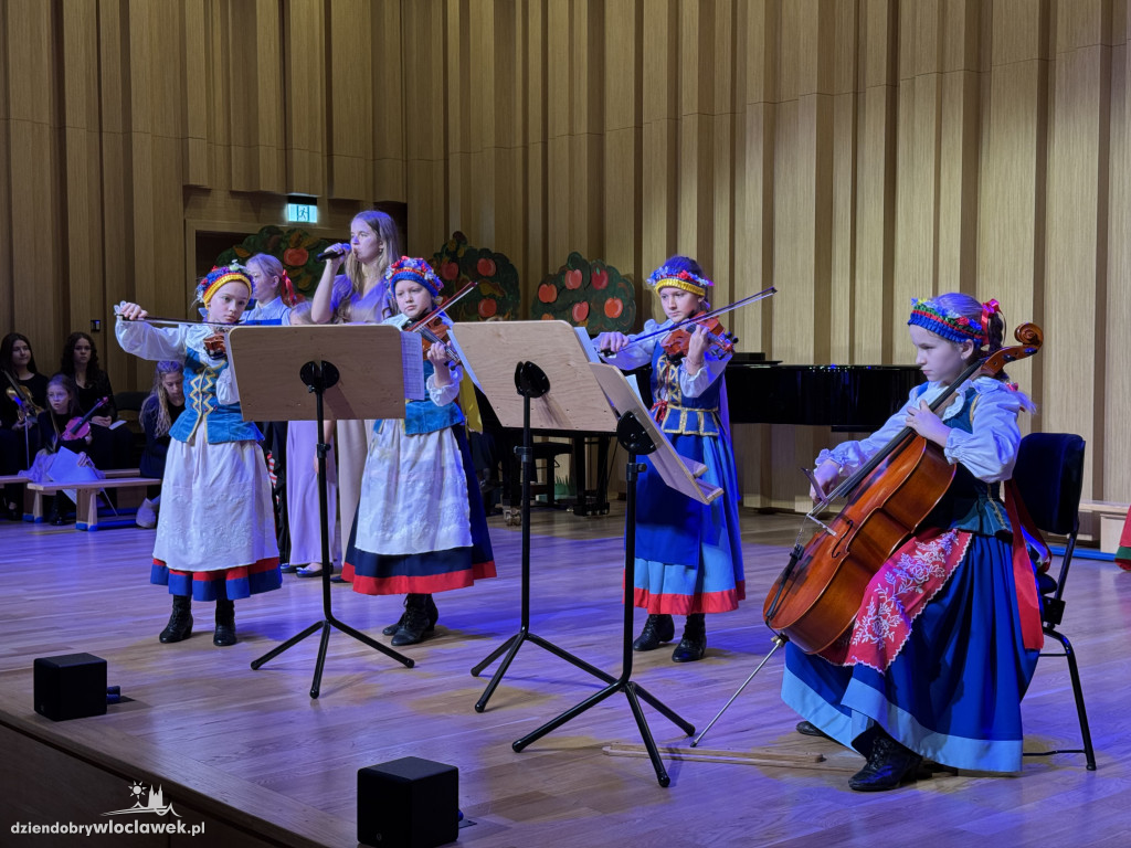 Koncert w Szkole Muzycznej - Muzyczna Podróż