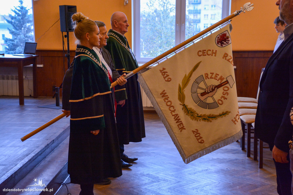 Tradycyjne pasowanie młodzieży w Domu Rzemiosła