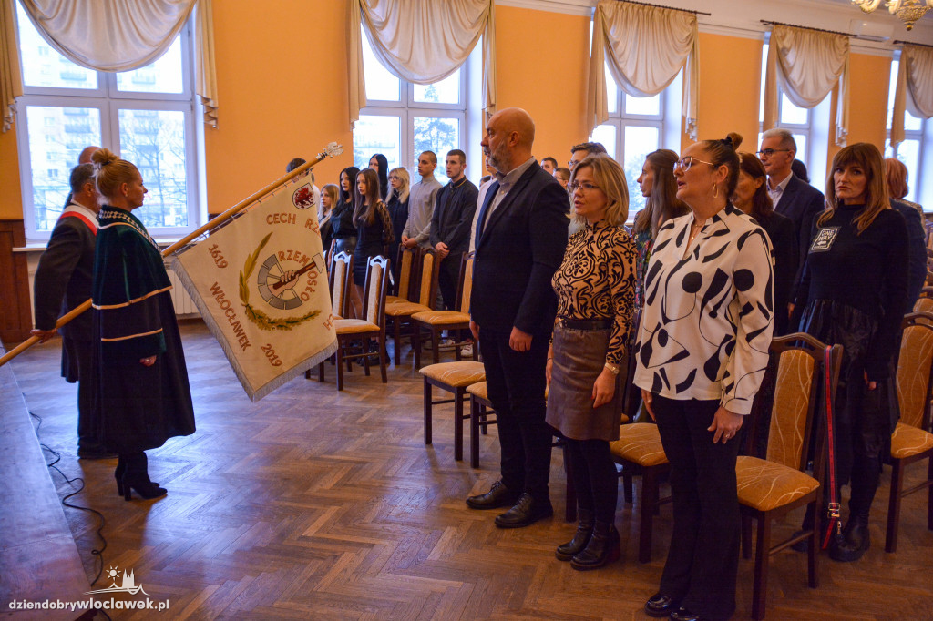 Tradycyjne pasowanie młodzieży w Domu Rzemiosła