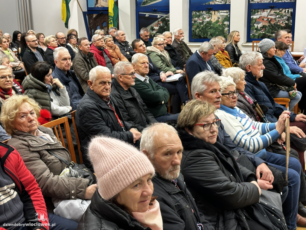 Pikieta mieszkańców Włocławka pod ratuszem