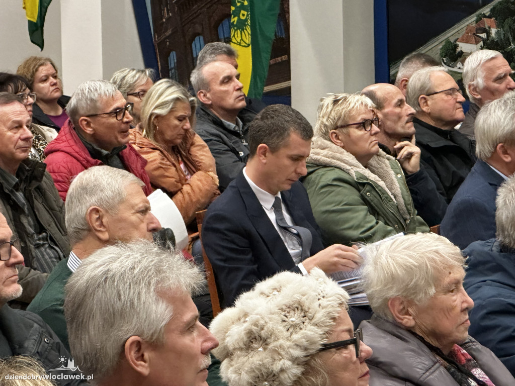 Pikieta mieszkańców Włocławka pod ratuszem