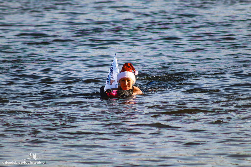 Dziewiąta edycja Mikołajkowego Przepływania Wisły