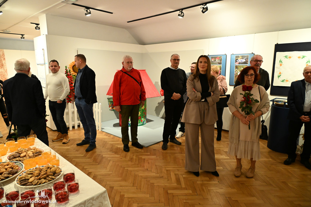 Haftowane, malowane - wystawa Krystyny Zagrabskiej