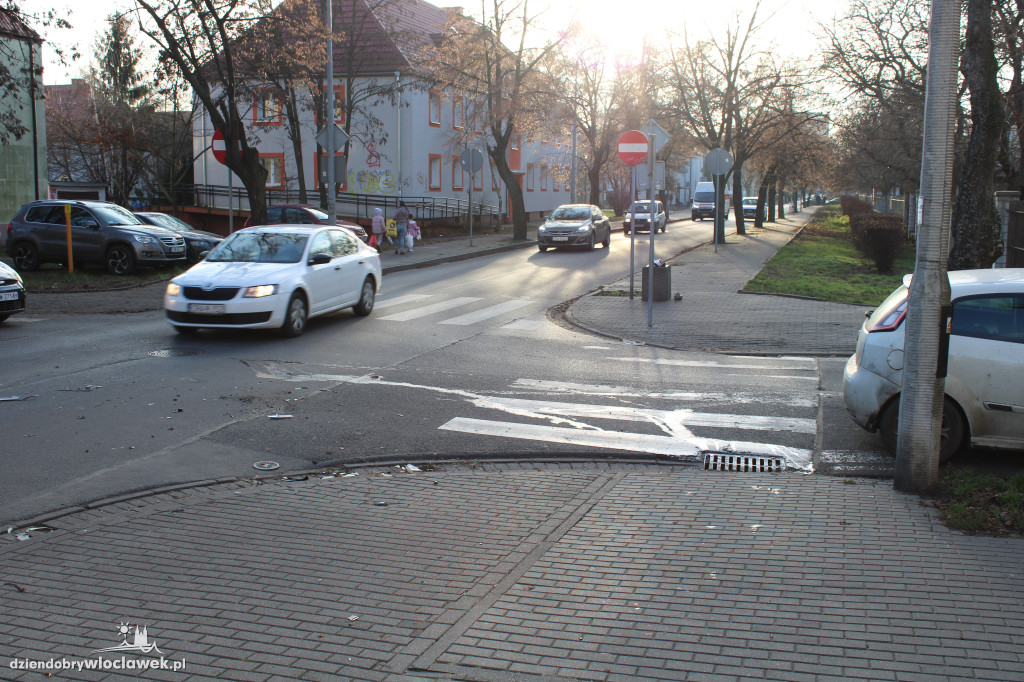 Kolizja na skrzyżowaniu Chmielna - Kraszewskiego