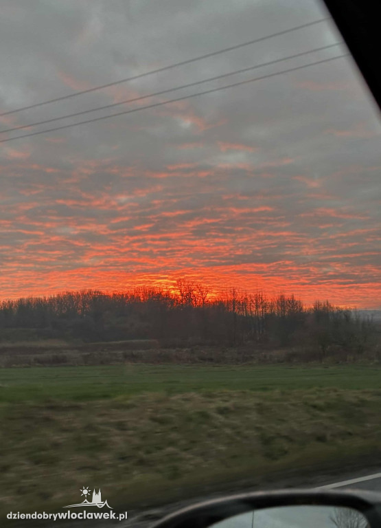 Piątkowy wschód słońca we Włocławku i okolicy