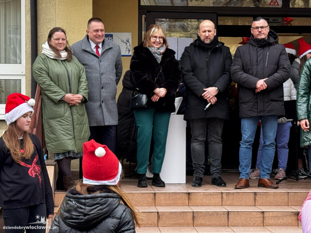 Wspólne ubieranie Śródmiejskiej Choinki