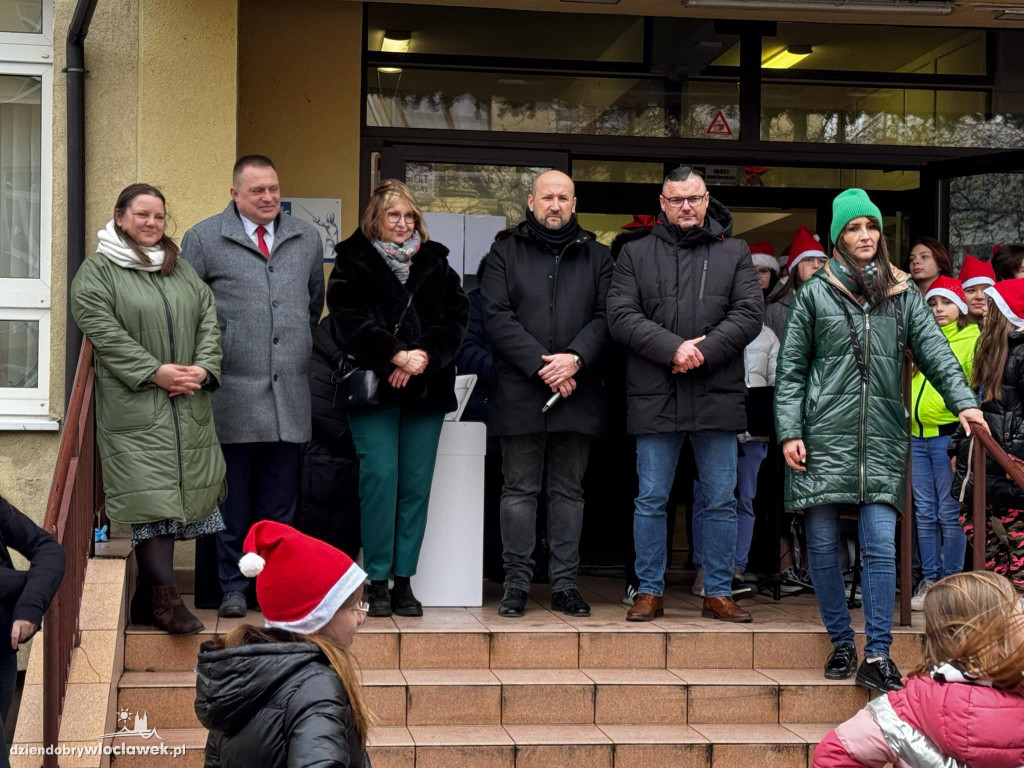Wspólne ubieranie Śródmiejskiej Choinki