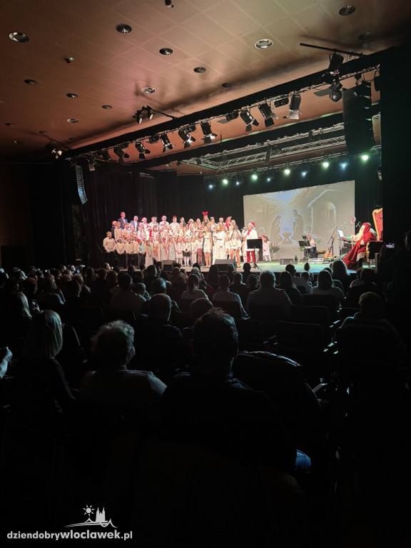 Świąteczny koncert Zespołu Szkół nr 11 w Browarze B.