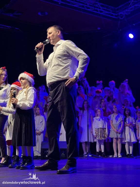 Świąteczny koncert Zespołu Szkół nr 11 w Browarze B.
