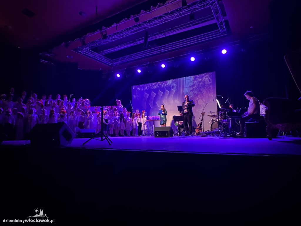 Świąteczny koncert Zespołu Szkół nr 11 w Browarze B.