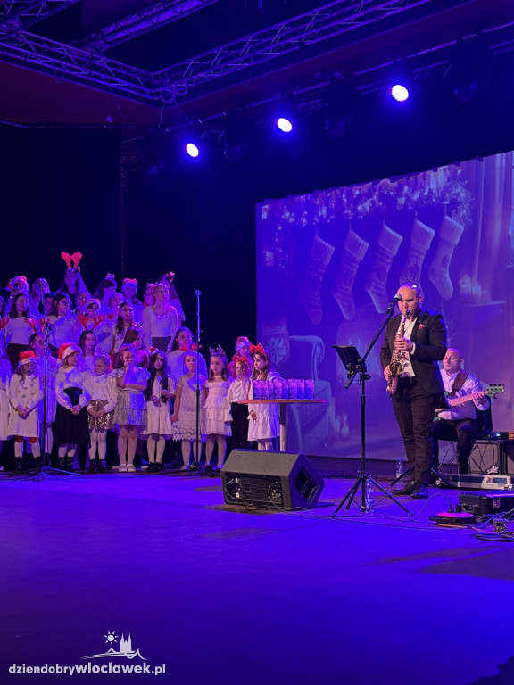 Świąteczny koncert Zespołu Szkół nr 11 w Browarze B.