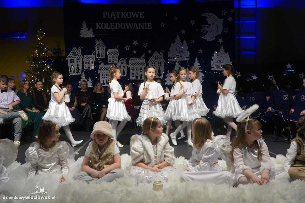 Koncert kolęd w Szkole Podstawowej nr 5