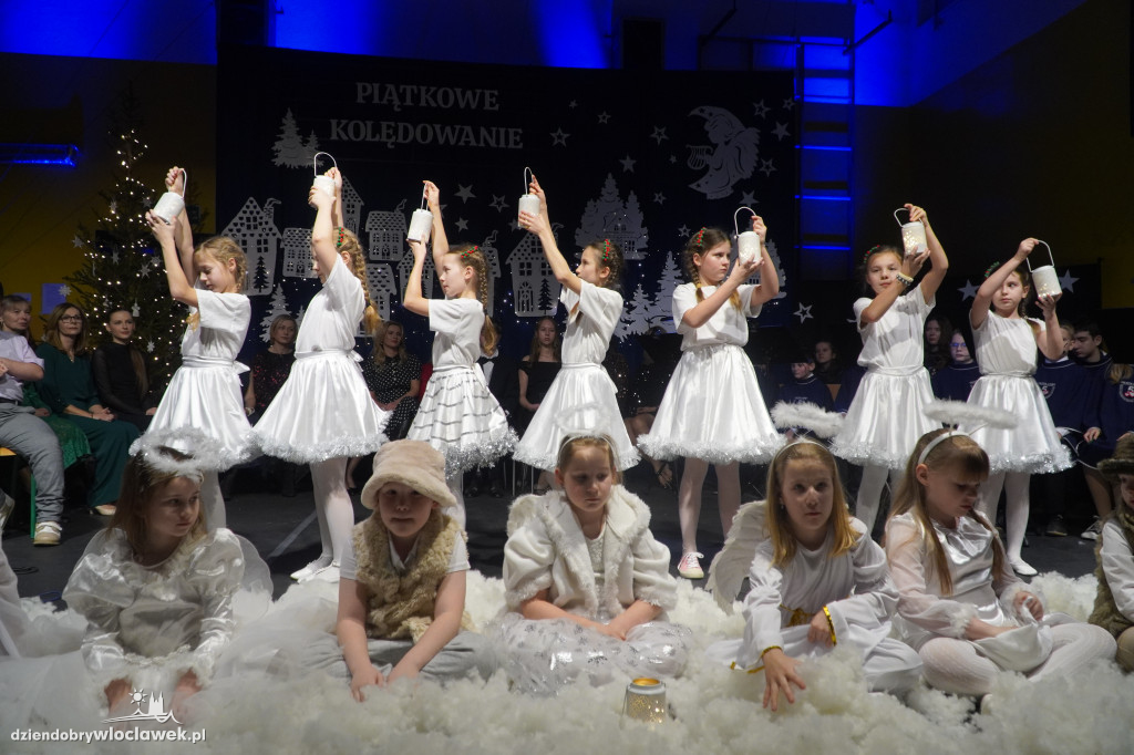 Koncert kolęd w Szkole Podstawowej nr 5
