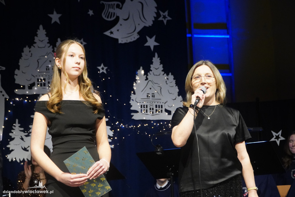Koncert kolęd w Szkole Podstawowej nr 5