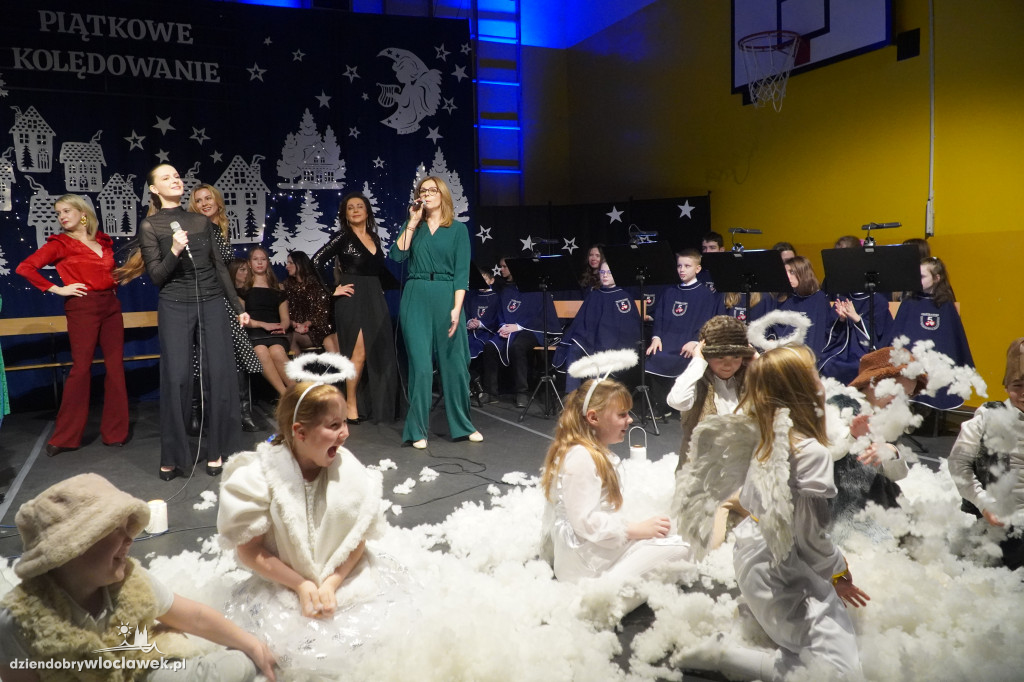 Koncert kolęd w Szkole Podstawowej nr 5