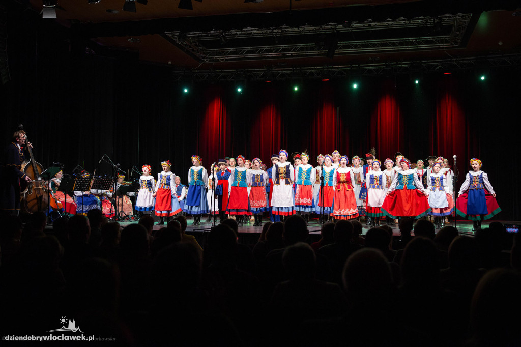 Koncert Zespołu Pieśni i Tańca Kujawy