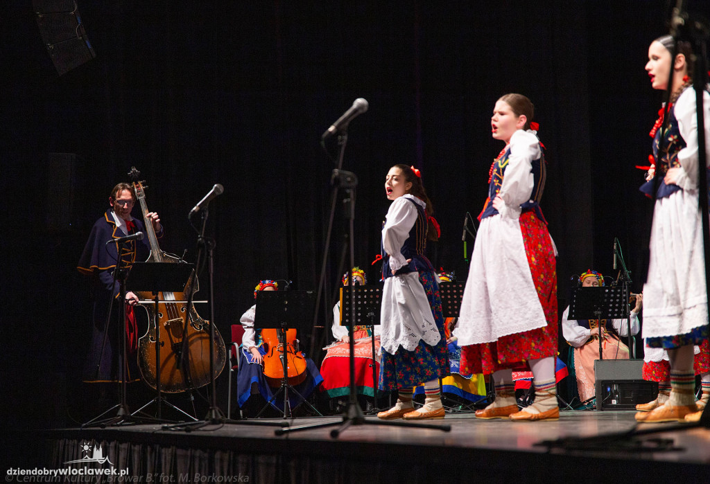 Koncert Zespołu Pieśni i Tańca Kujawy