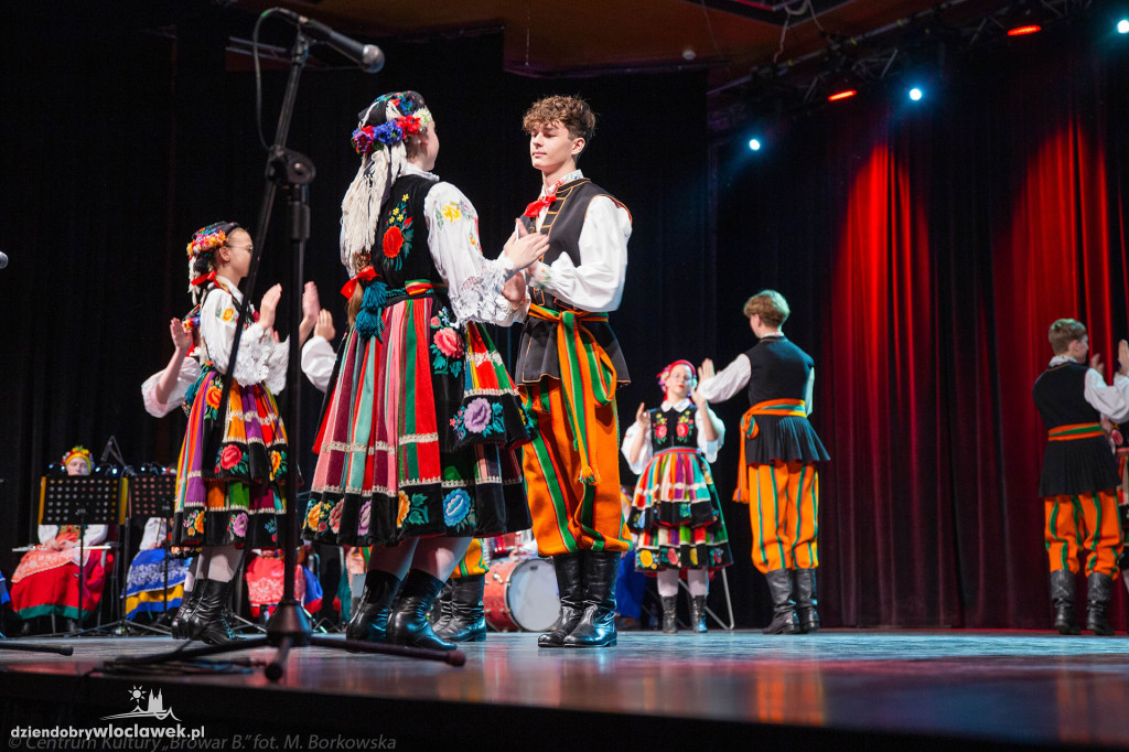 Koncert Zespołu Pieśni i Tańca Kujawy