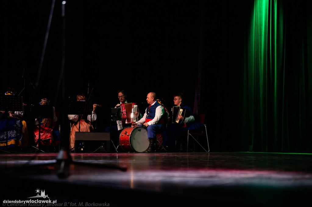 Koncert Zespołu Pieśni i Tańca Kujawy