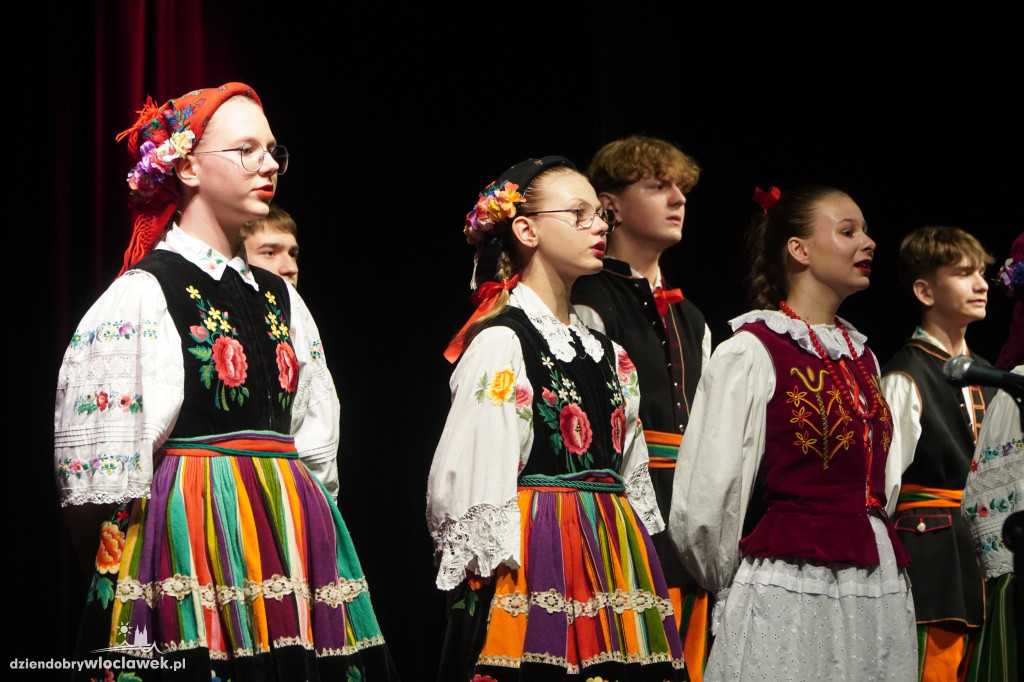 Koncert Zespołu Pieśni i Tańca Kujawy