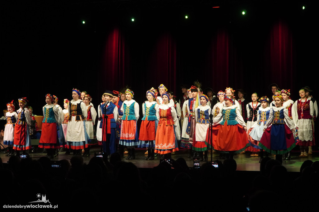 Koncert Zespołu Pieśni i Tańca Kujawy