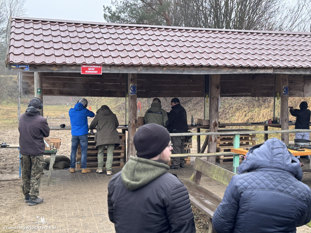 Wystrzałowe zakończenie 2024 roku na strzelnicy