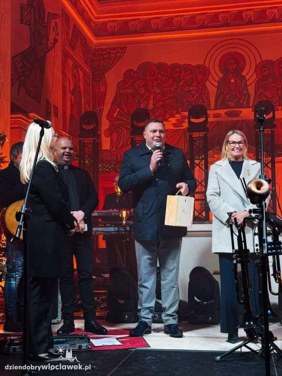 Kolędowanie z GOLEC uORKIESTRA w Kruszynie