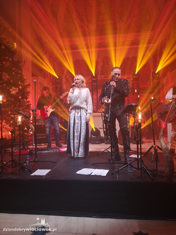 Kolędowanie z GOLEC uORKIESTRA w Kruszynie
