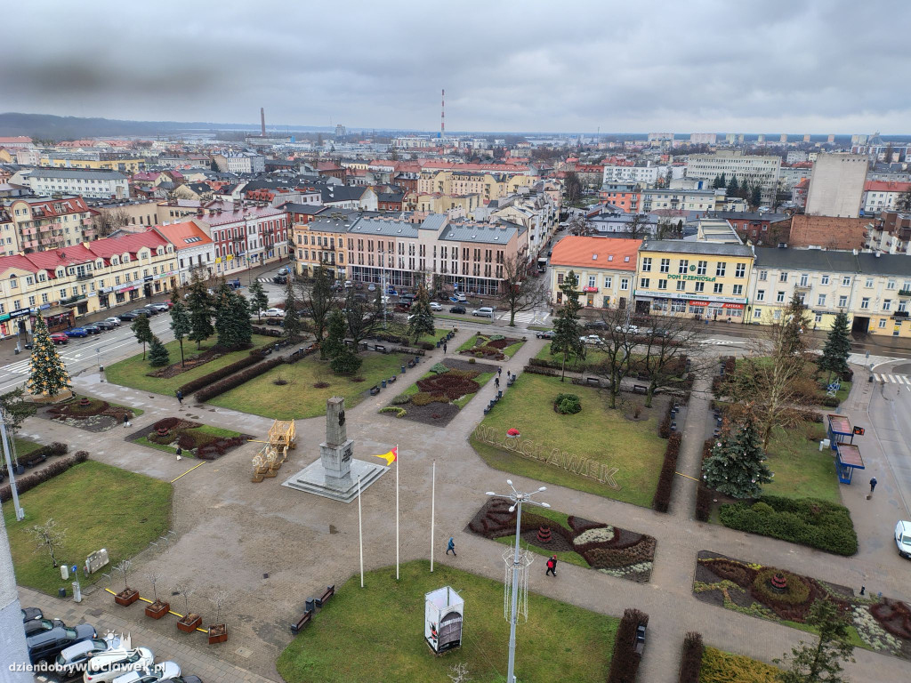 Plac Wolności i cztery jego strony świata