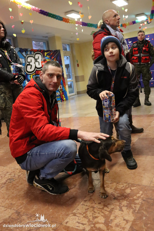 33. Finał WOŚP: liczenie pieniędzy z puszek