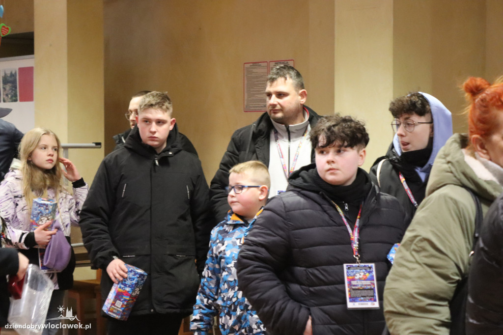 33. Finał WOŚP: liczenie pieniędzy z puszek