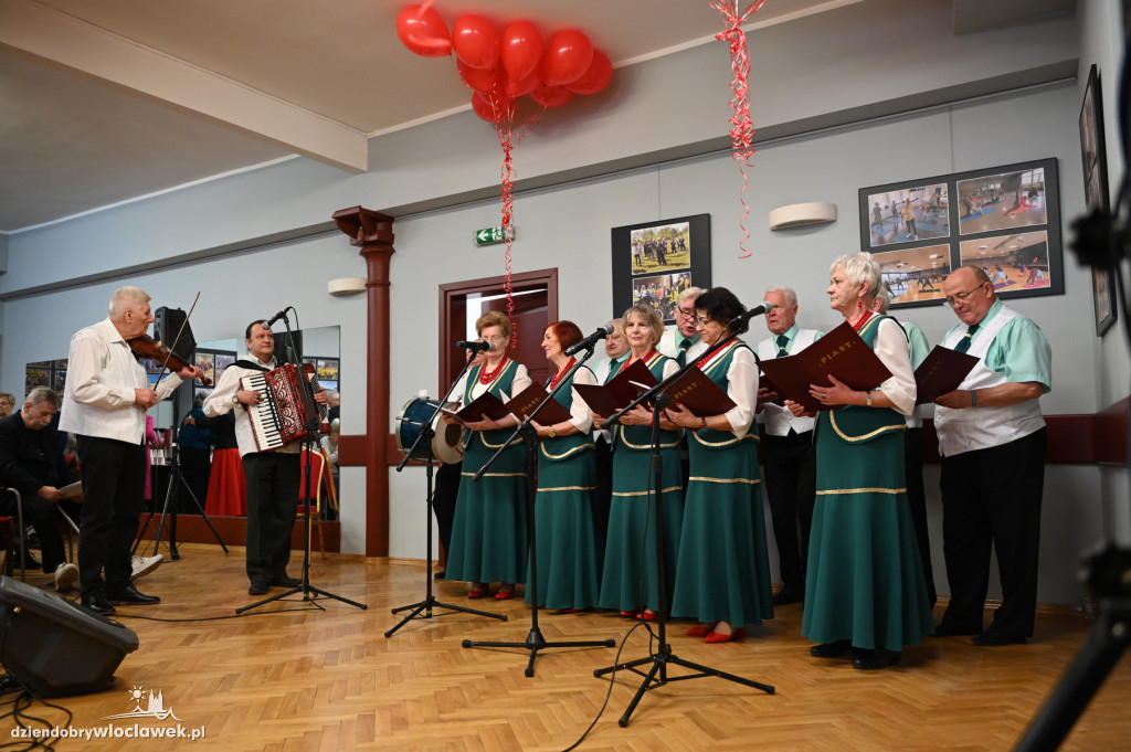 Seniorzy świętowali Walentynki w Starej Remizie