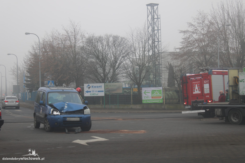 Kolizja dwóch pojazdów na ulicy Łęgskiej