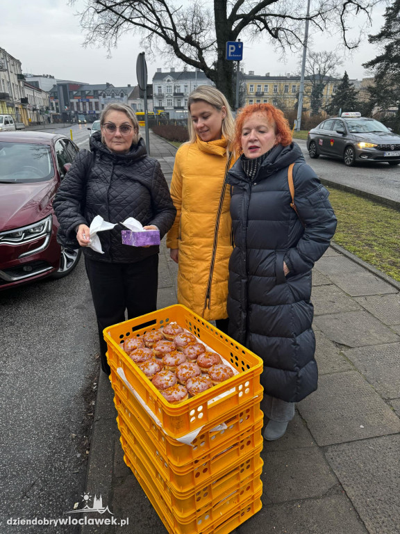 Tłusty Czwartek 2025: Radni KO rozdają pączki