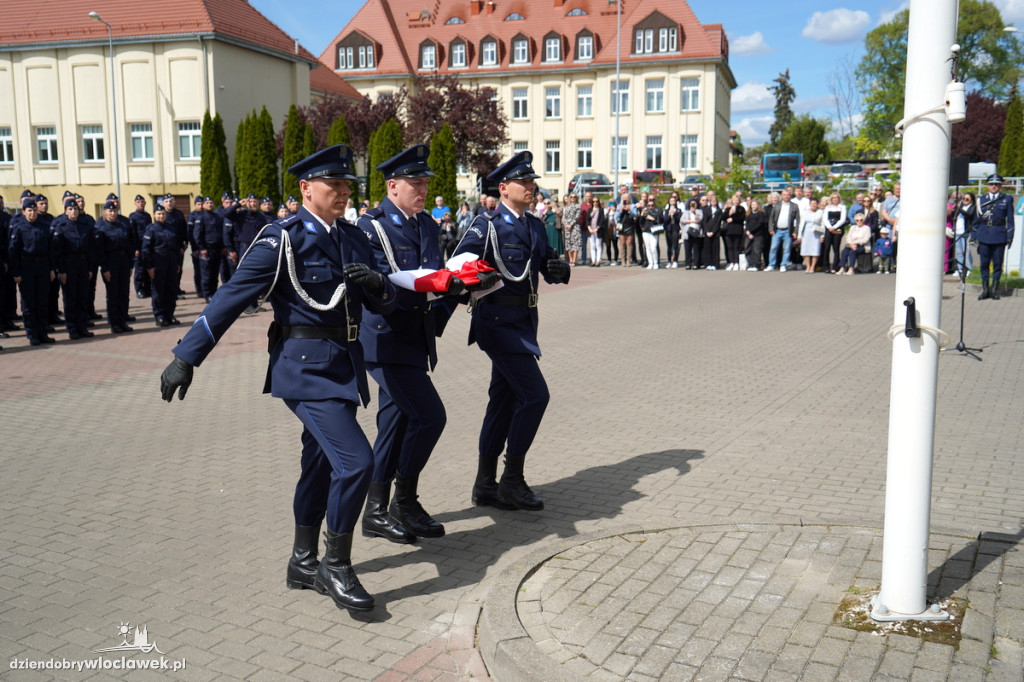 Ślubowanie policjantów - sześciu trafi do Włocławka
