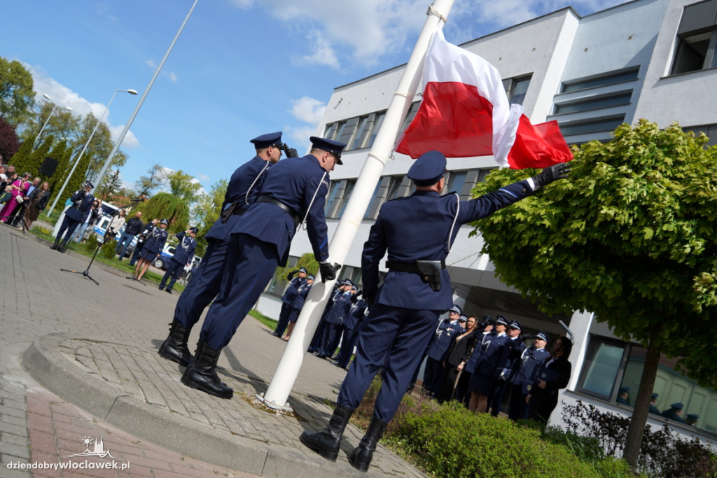 Ślubowanie policjantów - sześciu trafi do Włocławka