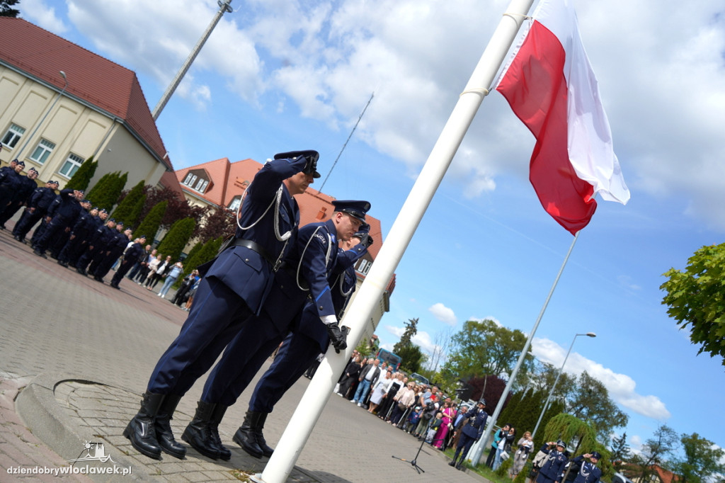 Ślubowanie policjantów - sześciu trafi do Włocławka