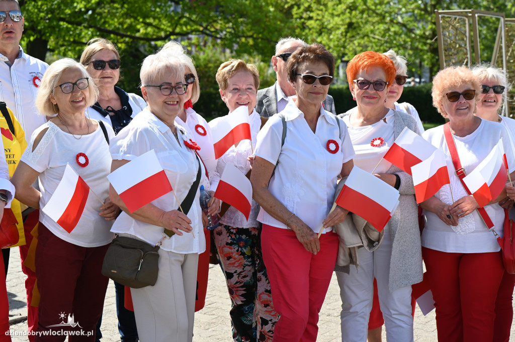 Przemarsz ze 100-metrową biało-czerwoną