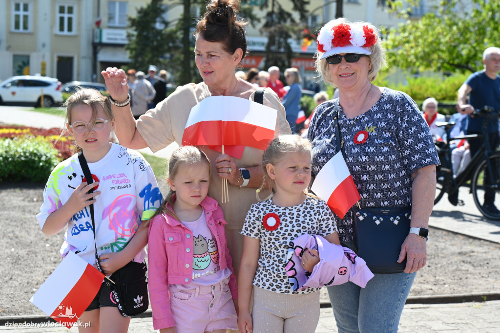 Przemarsz ze 100-metrową biało-czerwoną