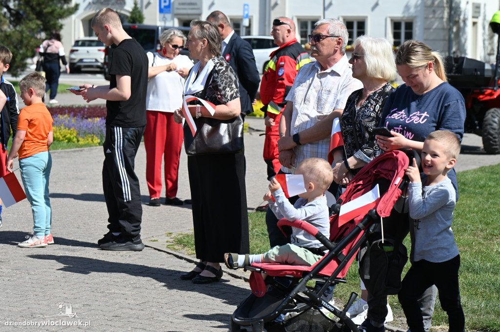 Przemarsz ze 100-metrową biało-czerwoną