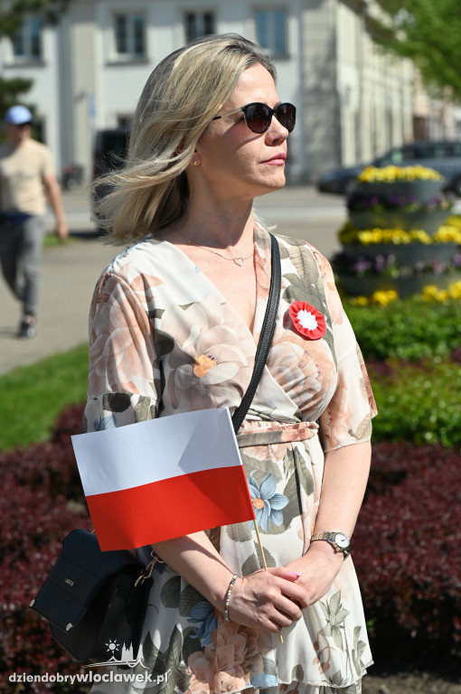 Przemarsz ze 100-metrową biało-czerwoną